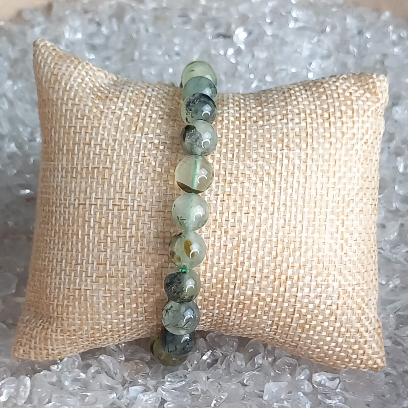 Prehniet 8 mm kralen armband kussen